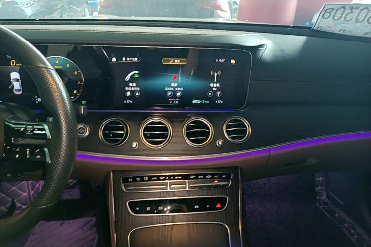 Used Mercedes-Benz E-Class 2022 Second Facelift E 300 L Sport Luxury Edition Audio And AC Panel