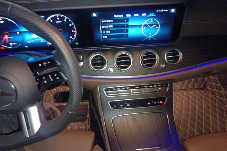 Used Mercedes-Benz E-Class 2022 Second Facelift E 260 L Sport Edition Audio And AC Panel
