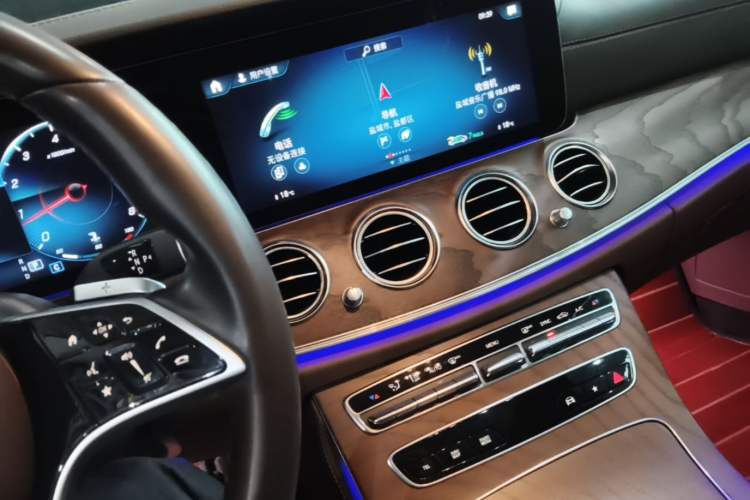Used Mercedes-Benz E-Class 2022 Revised Version E 300 L Luxury Edition Audio And AC Panel