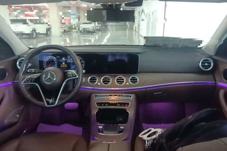 Used Mercedes-Benz E-Class 2022 Revised Version E 300 L Fashion Edition Center Console