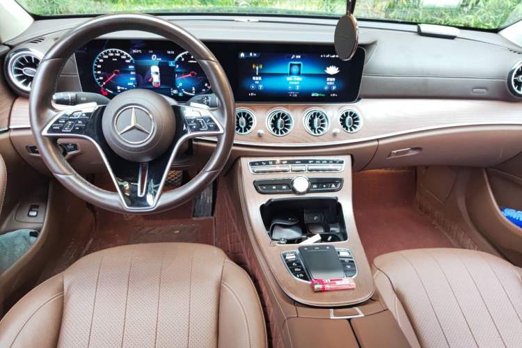 Used Mercedes-Benz E-Class 2022 Revised Version E 300 L Luxury Edition Center Console