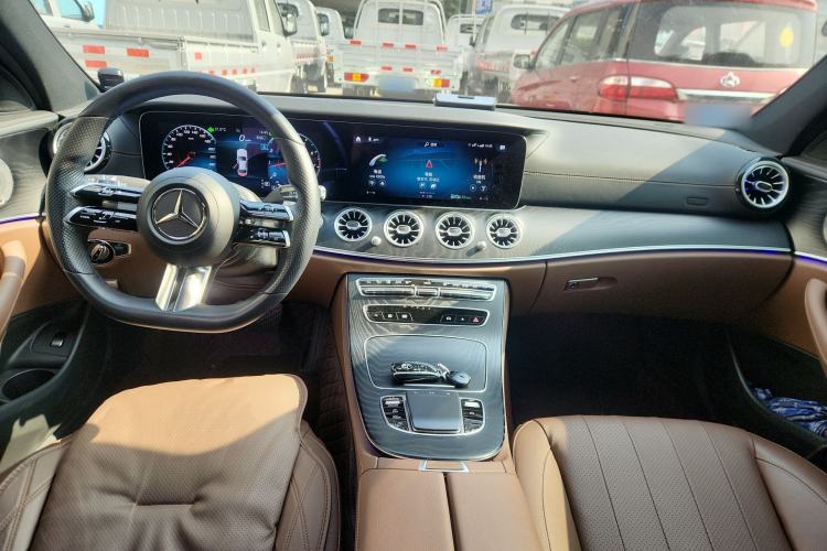 Used Mercedes-Benz E-Class 2022 E 300 Stylish Sports Edition Center Console