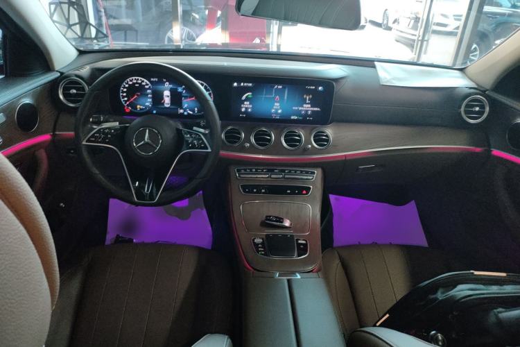 Used Mercedes-Benz E-Class 2022 E 300 L Stylish Model Center Console