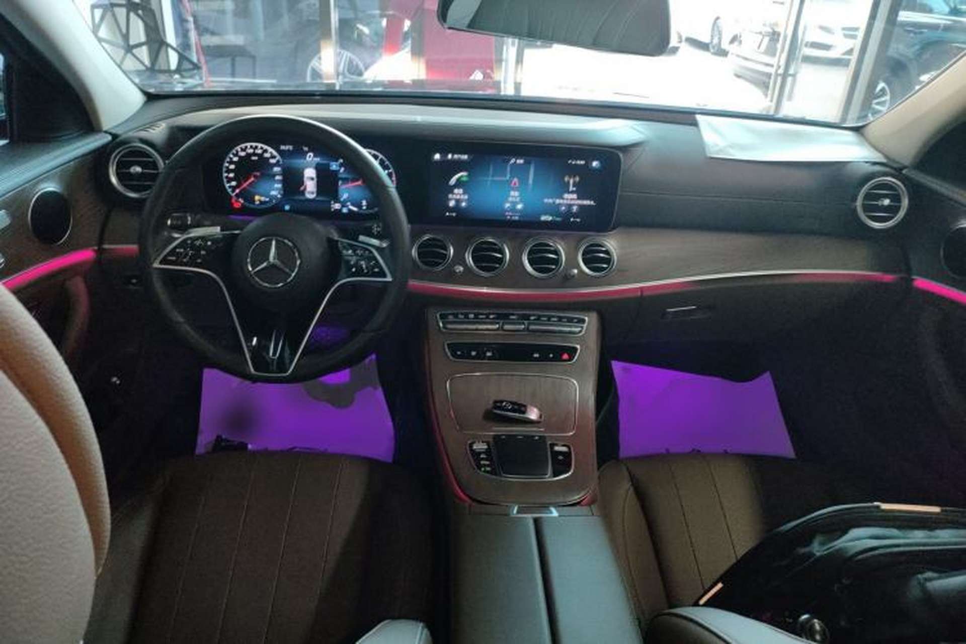 Used Mercedes-Benz E-Class 2022 E 300 L Stylish Model Center Console