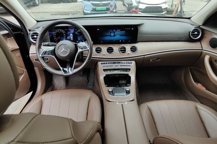 Used Mercedes-Benz E-Class 2022 Revised Version E 300 L Fashion Edition Center Console