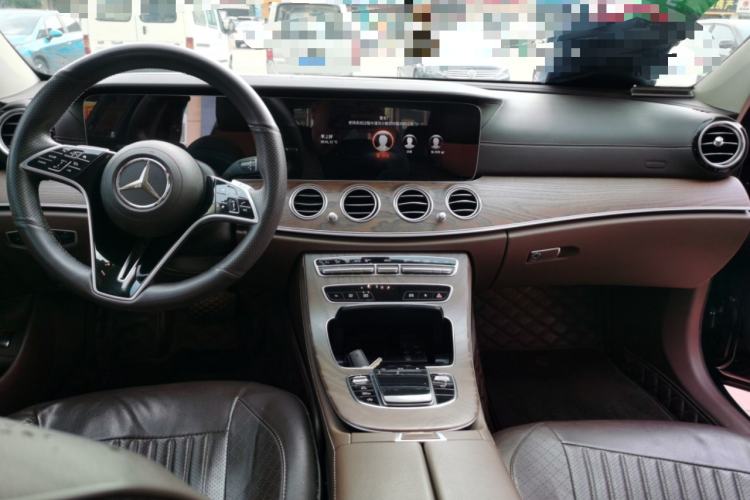 Used Mercedes-Benz E-Class 2022 Revised Version E 300 L Fashion Edition Center Console