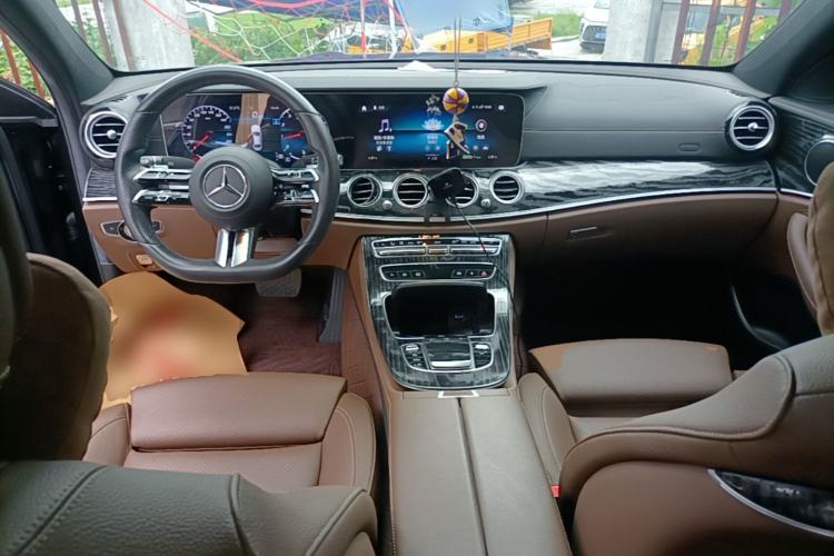 Used Mercedes-Benz E-Class 2022 Restyled E 260 L Sport Edition Center Console