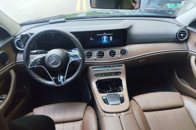 Used Mercedes-Benz E-Class 2022 E 260 L Center Console