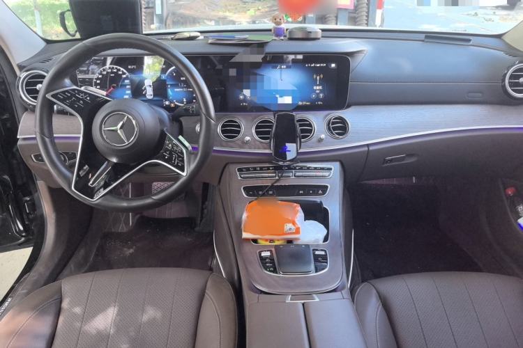 Used Mercedes-Benz E-Class 2022 Revised Version E 300 L Fashion Edition Center Console