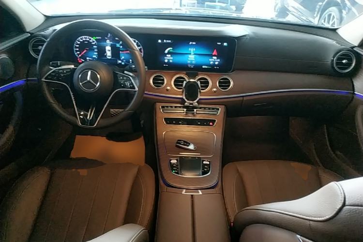 Used Mercedes-Benz E-Class 2022 Revised Version E 300 L Luxury Edition Center Console