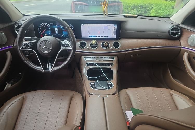 Used Mercedes-Benz E-Class 2022 E 300 L Luxury Model Center Console