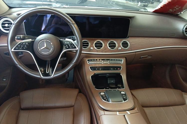 Used Mercedes-Benz E-Class 2022 Second Facelift E 300 L Luxury Edition Center Console