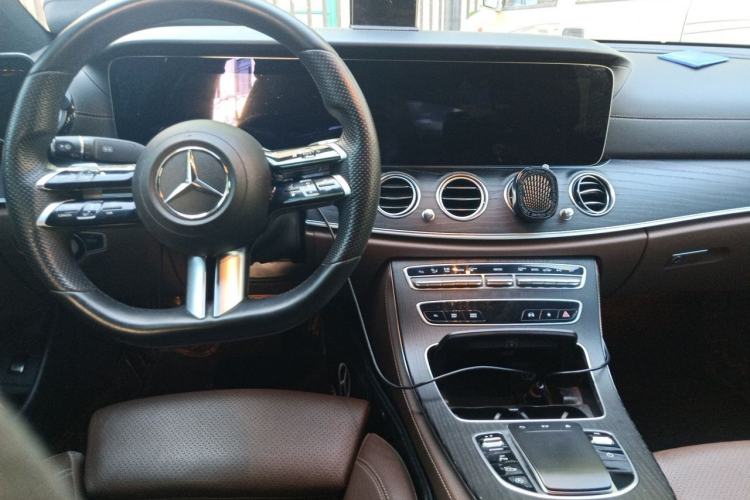 Used Mercedes-Benz E-Class 2022 Revised E 300 L Sporty and Stylish Edition Center Console