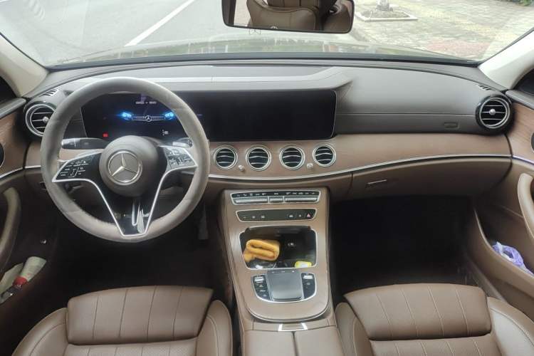 Used Mercedes-Benz E-Class 2022 Updated E 300 L Stylish Edition Center Console