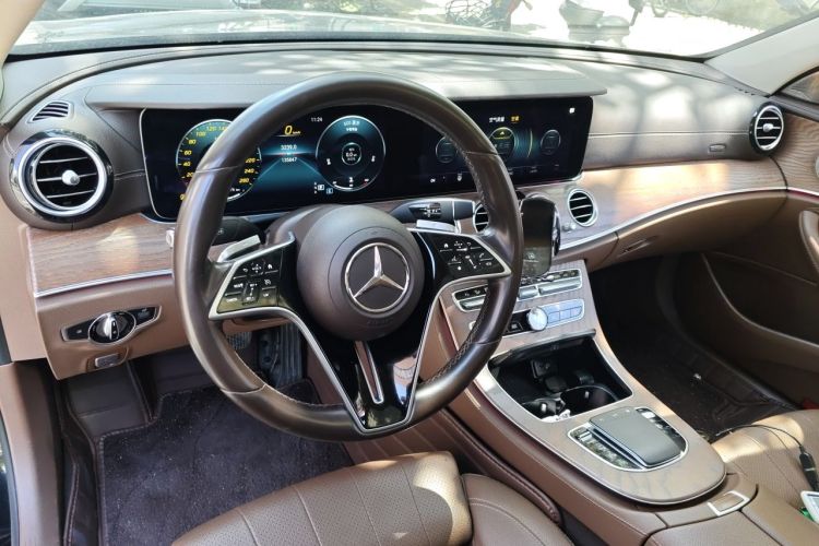 Used Mercedes-Benz E-Class 2022 Updated E 300 L Stylish Edition Center Console