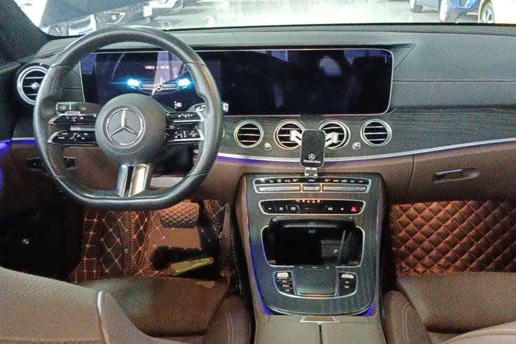 Used Mercedes-Benz E-Class 2022 Second Facelift E 300 L Sport Luxury Edition Center Console