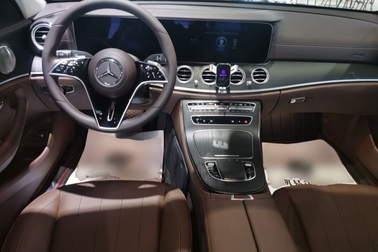 Used Mercedes-Benz E-Class 2022 Revised Version E 300 L Luxury Edition Center Console