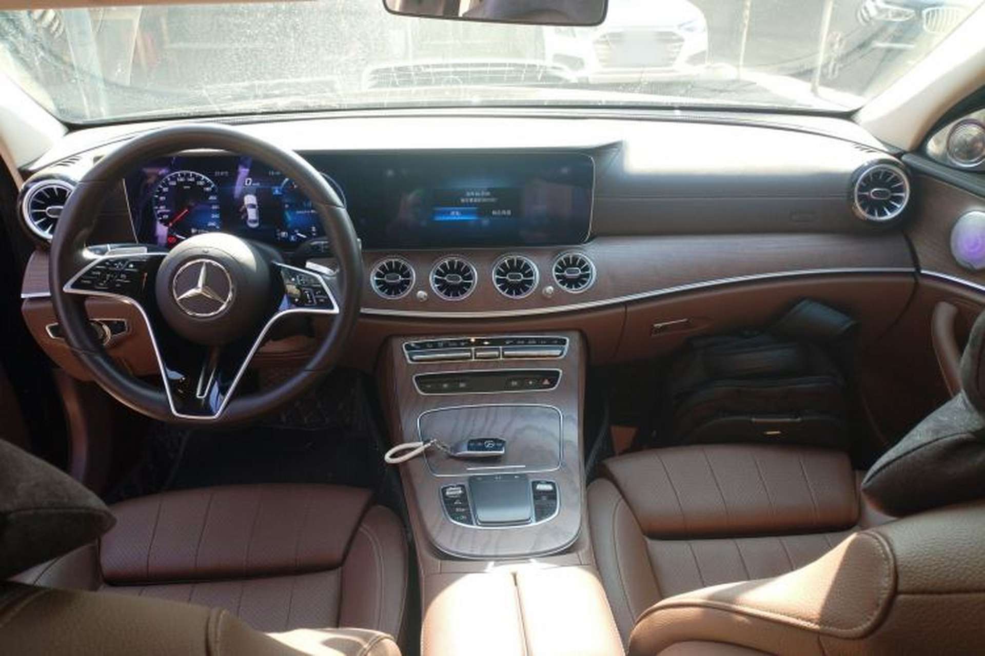 Used Mercedes-Benz E-Class 2022 E 260 L Center Console