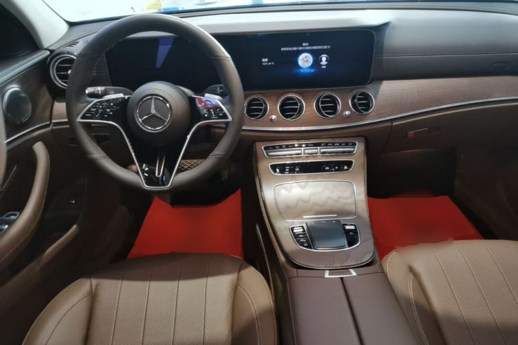 Used Mercedes-Benz E-Class 2022 Revised Version E 300 L Fashion Edition Center Console