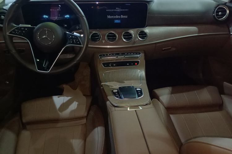 Used Mercedes-Benz E-Class 2022 Updated E 300 L Luxury Edition Center Console