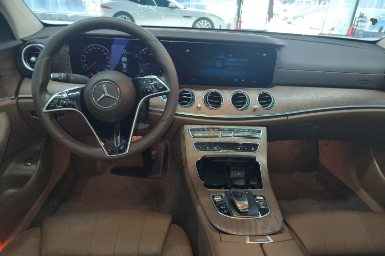 Used Mercedes-Benz E-Class 2022 Second Facelift E 300 L Luxury Edition Center Console