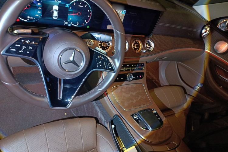 Used Mercedes-Benz E-Class 2022 Updated E 300 L Luxury Edition Center Console