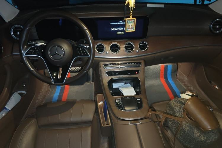 Used Mercedes-Benz E-Class 2022 Second Facelift E 300 L Fashion Edition Center Console