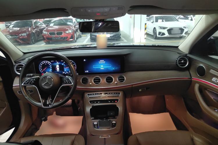 Used Mercedes-Benz E-Class 2022 Revised Version E 300 L Fashion Edition Center Console