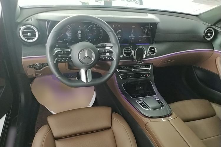 Used Mercedes-Benz E-Class 2022 Revised E 300 L Sport Luxury Edition Center Console