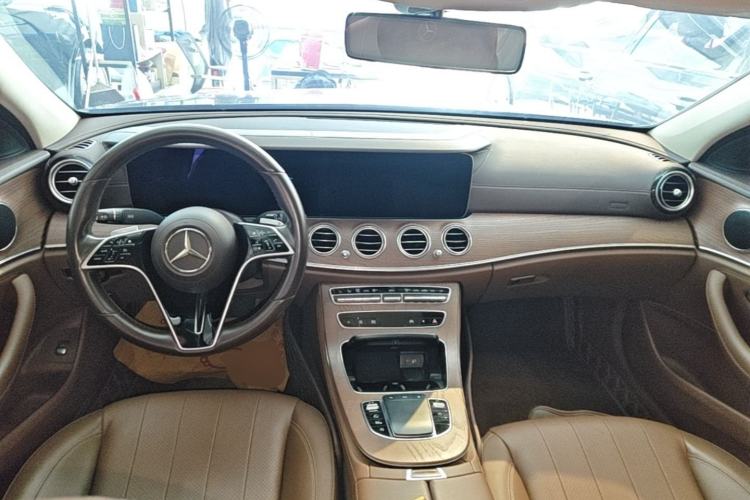 Used Mercedes-Benz E-Class 2022 E 300 L Stylish Model Center Console