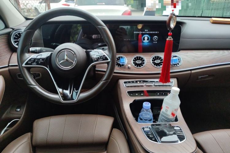 Used Mercedes-Benz E-Class 2022 Updated E 260 L Center Console
