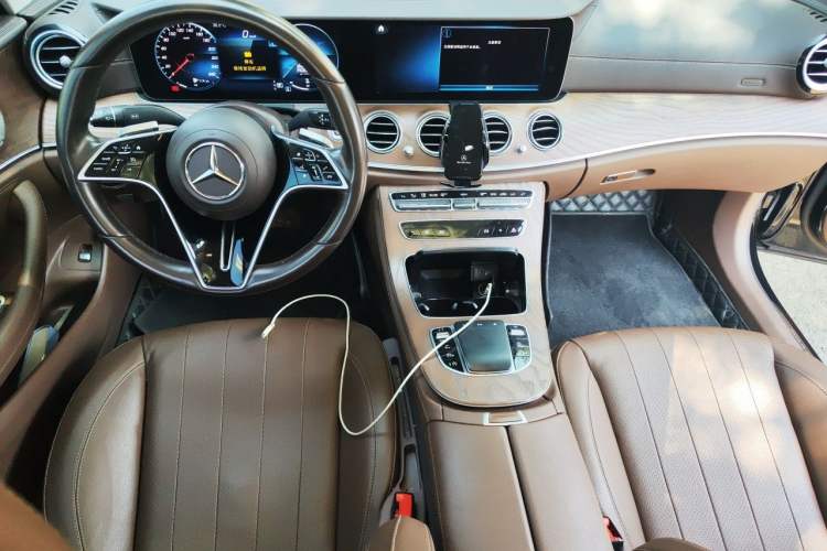 Used Mercedes-Benz E-Class 2022 E 300 L Stylish Model Center Console