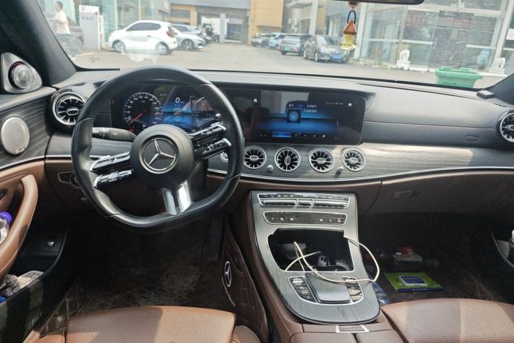 Used Mercedes-Benz E-Class 2022 Restyled E 260 L Sport Edition Center Console