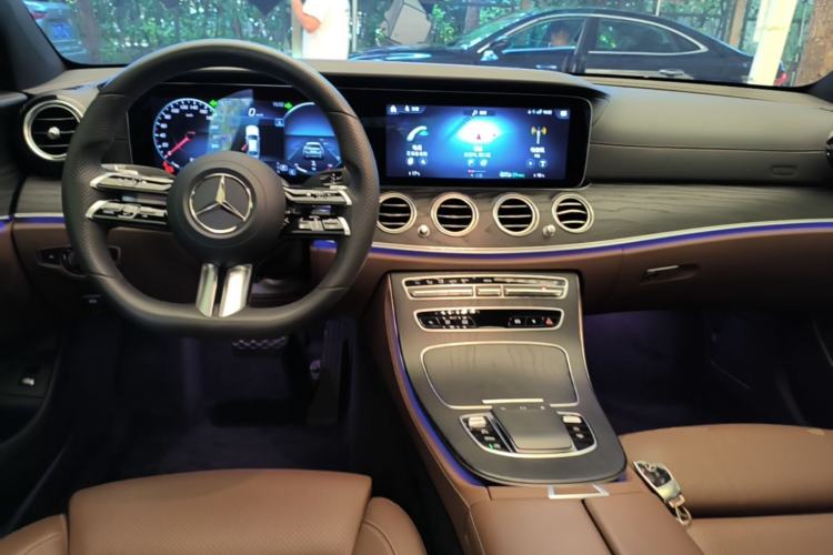 Used Mercedes-Benz E-Class 2022 Revised E 300 L Sport Luxury Edition Center Console