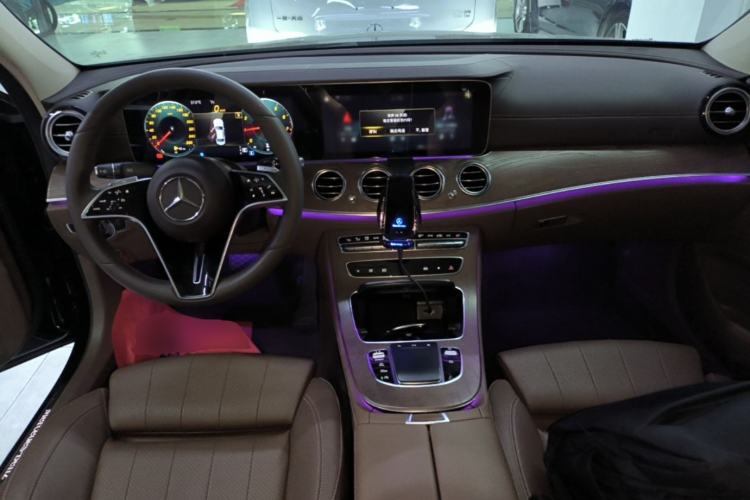Used Mercedes-Benz E-Class 2022 E 260 L Center Console
