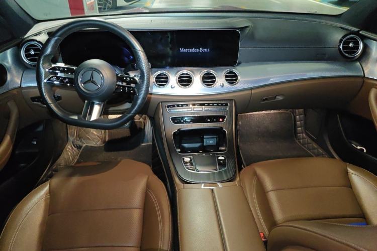 Used Mercedes-Benz E-Class 2022 Revised Version E 300 L Sporty and Stylish Edition Center Console