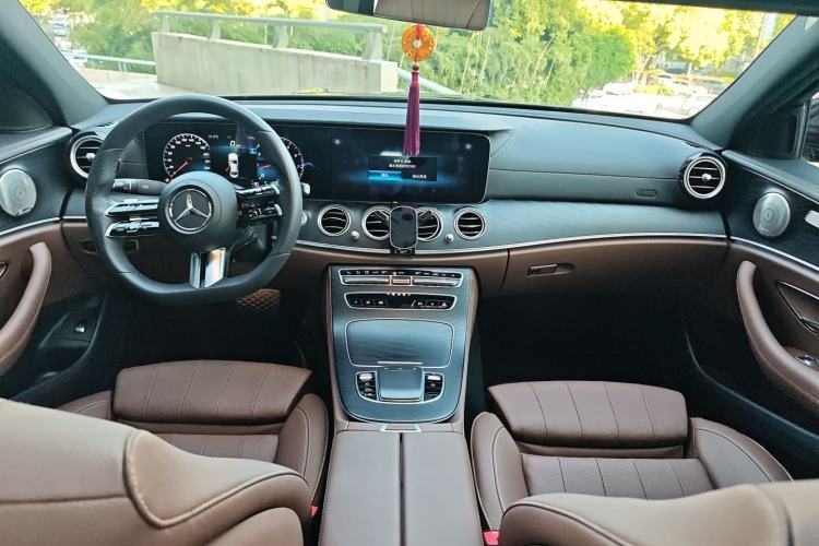 Used Mercedes-Benz E-Class 2022 E 300 Stylish Sports Edition Center Console