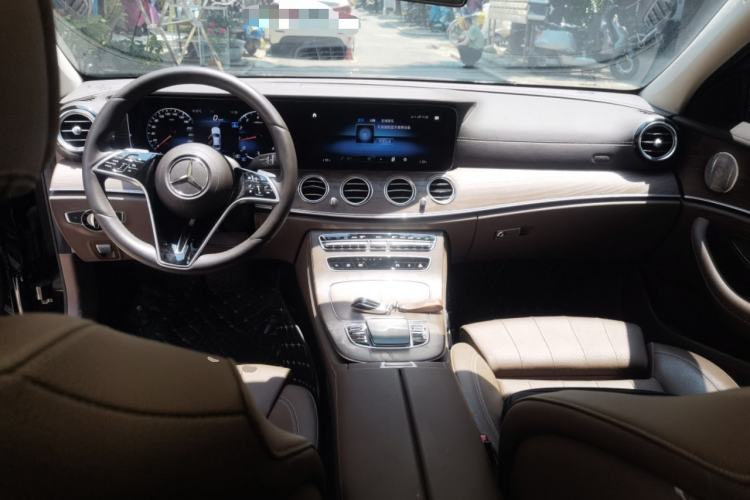 Used Mercedes-Benz E-Class 2022 Updated E 300 L Luxury Edition Center Console