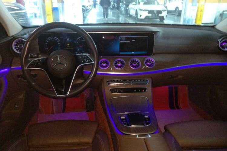 Used Mercedes-Benz E-Class 2022 Updated E 300 L Luxury Edition Center Console