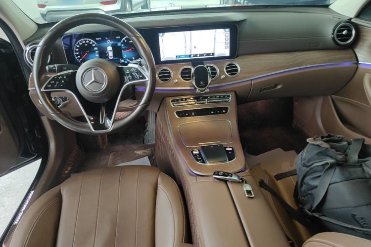 Used Mercedes-Benz E-Class 2022 Revised Version E 300 L Fashion Edition Center Console