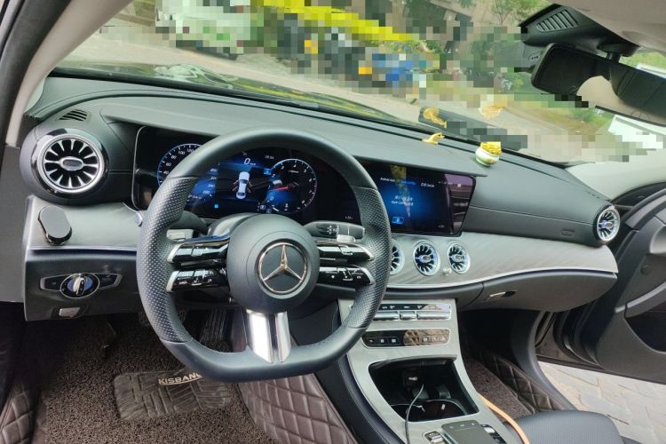Used Mercedes-Benz E-Class 2022 Revised E 300 L Sport Luxury Edition Center Console
