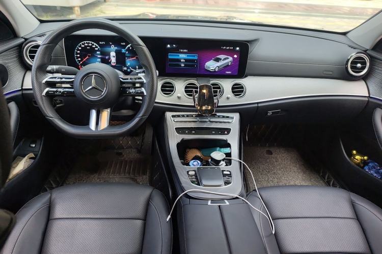 Used Mercedes-Benz E-Class 2022 Revised Version E 300 L Sporty and Stylish Edition Center Console