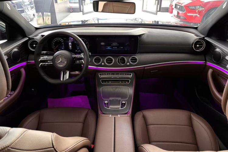 Used Mercedes-Benz E-Class 2022 Revised Version E 300 L Sporty and Stylish Edition Center Console