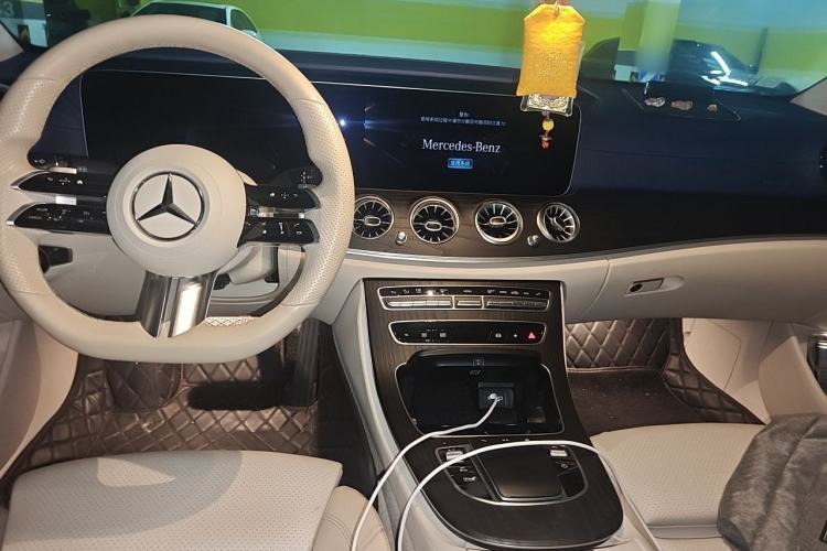 Used Mercedes-Benz E-Class 2022 Restyled E 260 L Sport Edition Center Console