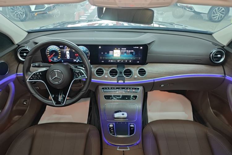 Used Mercedes-Benz E-Class 2022 Revised Version E 300 L Fashion Edition Center Console