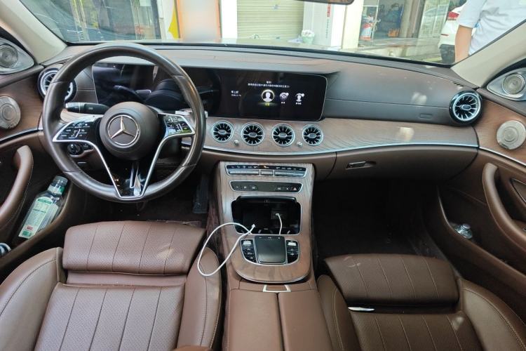 Used Mercedes-Benz E-Class 2022 Updated E 300 L Luxury Edition Center Console
