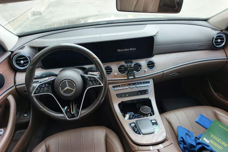 Used Mercedes-Benz E-Class 2022 E 300 L Stylish Model Center Console