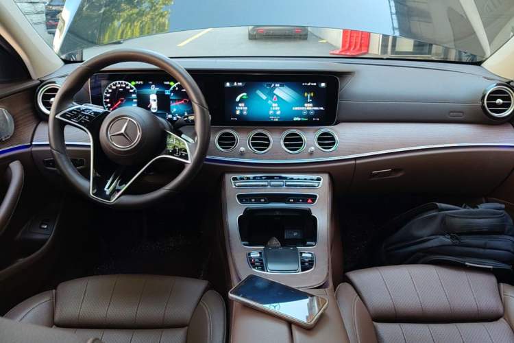 Used Mercedes-Benz E-Class 2022 Updated E 300 L Luxury Edition Center Console