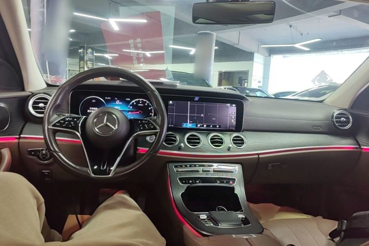 Used Mercedes-Benz E-Class 2022 Revised Version E 300 L Fashion Edition Center Console