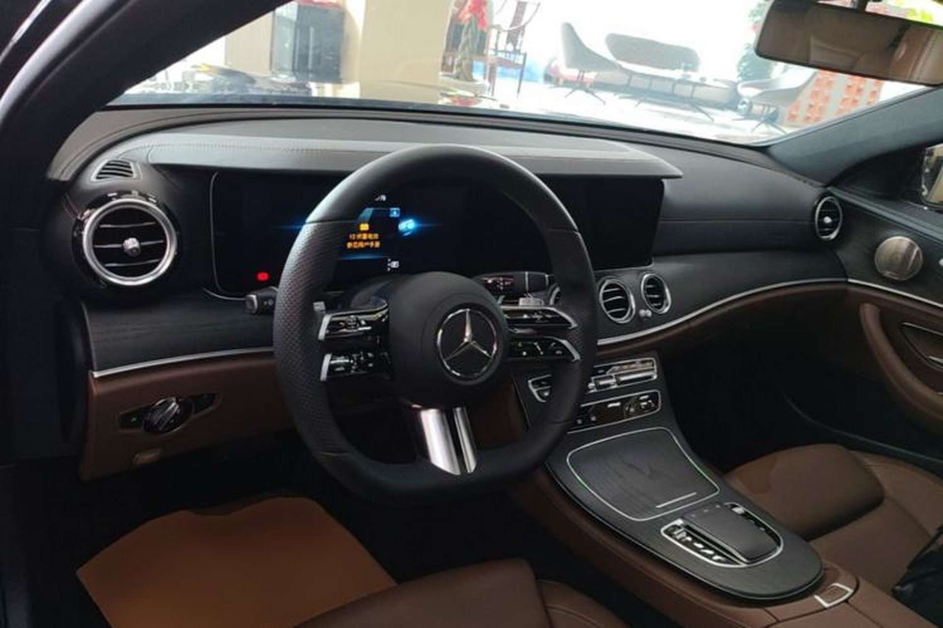 Used Mercedes-Benz E-Class 2022 Revised E 300 L Sport Luxury Edition Center Console